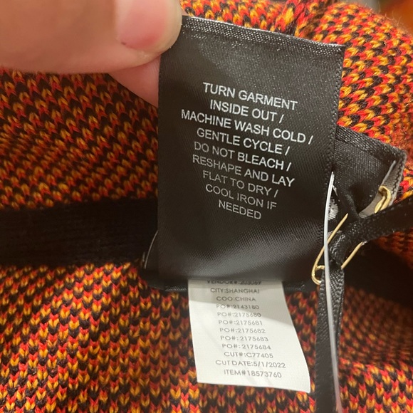 Hocus Pocus knit sweater Cardigan, Dani Her Universe w/FRINGE Medium & SM 🔥NWT🔥 - Picture 12 of 13